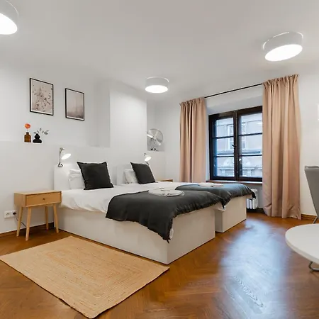 Old Town Concierge Muzeum Warszawy *